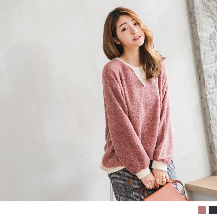 可愛的跳色調綴點毛絨絨的毛圈材質， 有溫暖的親膚感和甜美視覺的並列組合~ 衛衣的版型加上撞色羅紋邊， 率性的搭配牛仔褲或裙子自然呈現唯美的ULZZANG! **********************