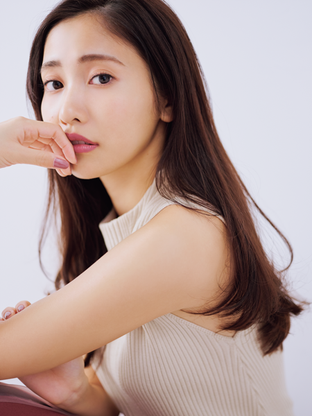 ツーシャンは毎日の習慣です 美容マニア佐野ひなこに聞く サラツヤロングの秘訣って