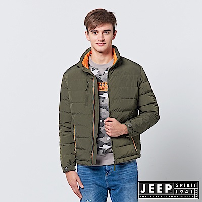 外層具有防潑水及防風材質，穿著更加舒適保暖附有羽絨材質，穿著保暖不厚重袋口邊條及內裡撞色設計，簡約中帶點火熱氣息腰身兩側弧形拼接設計，更能修飾身型