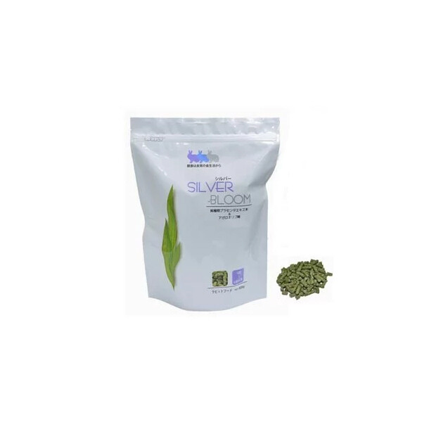 為4歲--未滿6歲開始為防衰老做準備的主食這款老兔型的飼料可以維持穩定期的良好狀態也及早的為兔子做抗衰老準備這款飼料裏特別添加了植物胎盤和寒天寡糖 日本獸醫師推薦 手工精製,低溫加工而成 保持口腔清潔