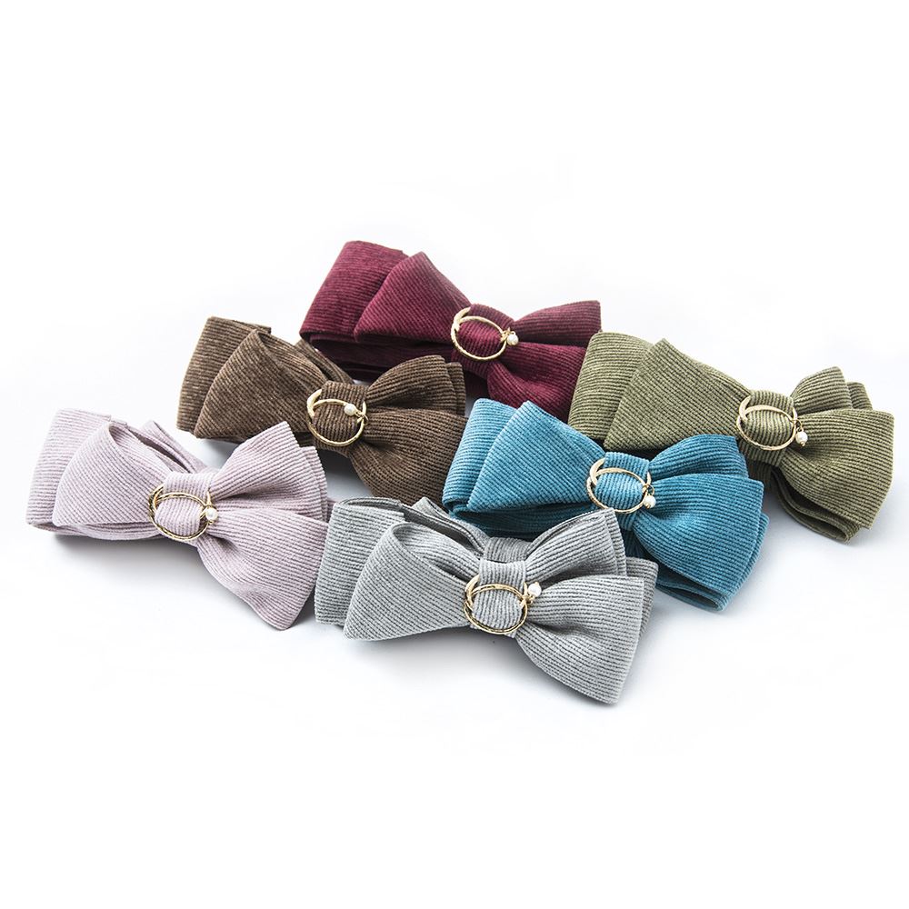 花田囍飾捨得用最好的原物料來提升香蕉夾的彈性，耐用、不易斷、不分髮量的獨特，彈性極佳，可以輕鬆綁包包頭、法式包頭、馬尾、公主頭，如果妳的髮量偏少也不必擔心太鬆的問題，夾起馬尾一整天也不易鬆落唷，輕鬆取