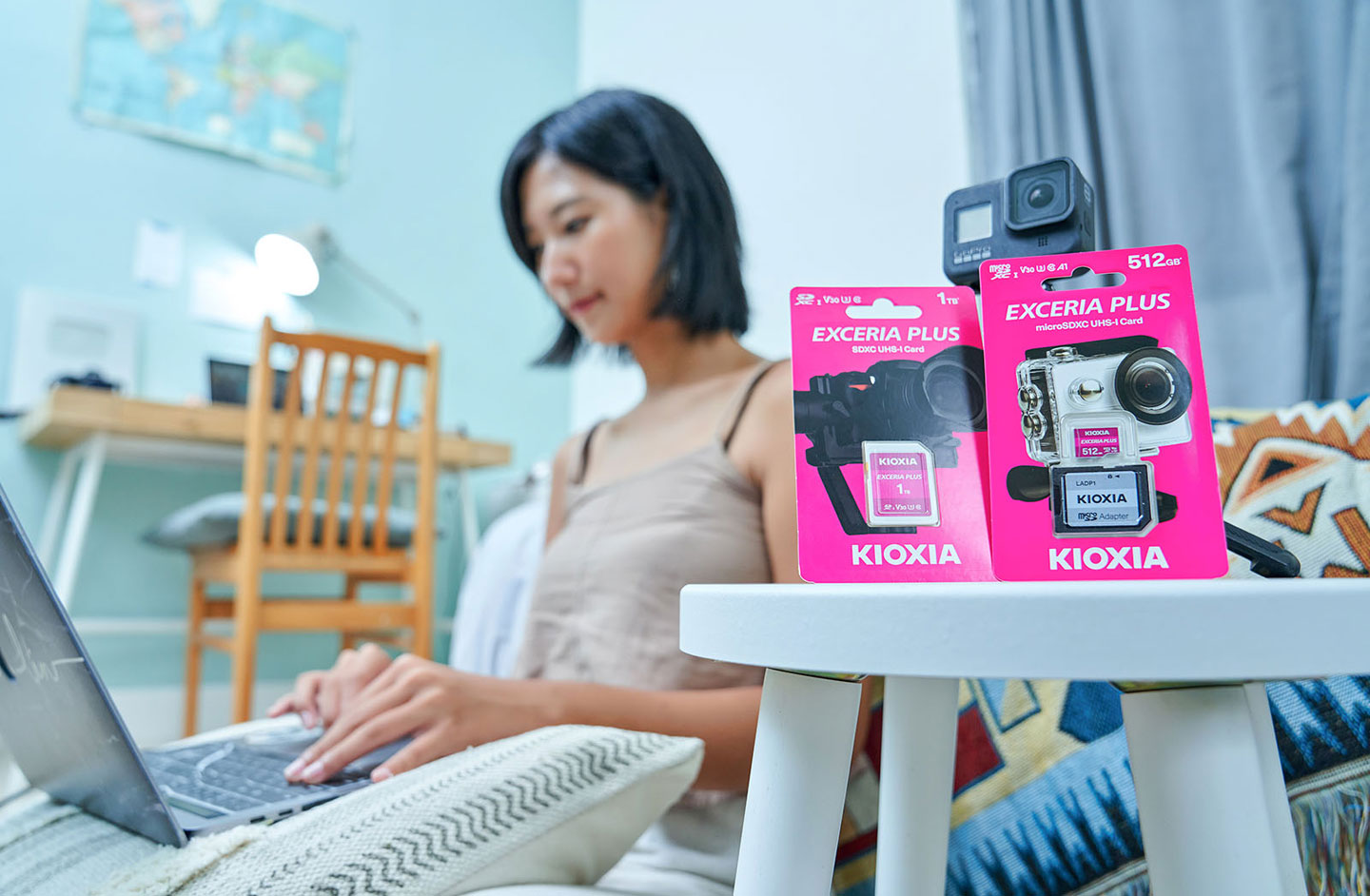 KIOXIA 鎧俠的 EXCERIA PLUS SD 與 microSD 記憶卡系列是專為影音拍攝所生的產品，不僅適合像林宣這樣的專業 Youtuber，相信也能成為同樣喜愛影音創作的每一個人最堅實的後盾。
