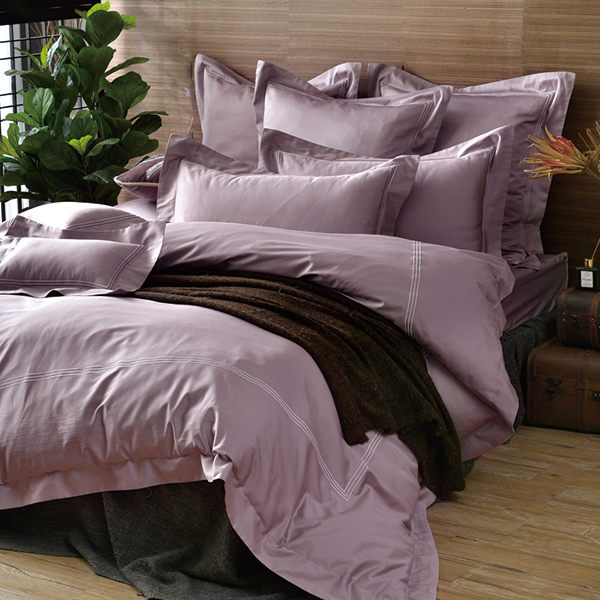 ．高支紗100%長絨精梳棉n．手工精緻刺繡設計n．SGS檢驗合格不含有毒物質n．輕柔舒適的睡眠好品質