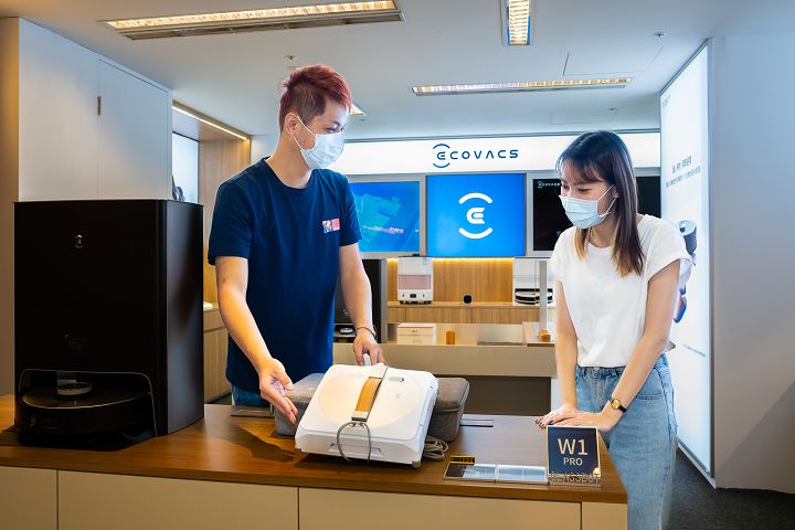 ECOVACS 全台首間展售店於台北信義區開幕，眾多智慧掃地機器人商品 4.5 折起