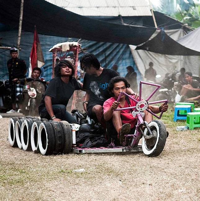 Perlawanan Gigih Vespa 'Mad Max' Bertahan di Jalanan Indonesia