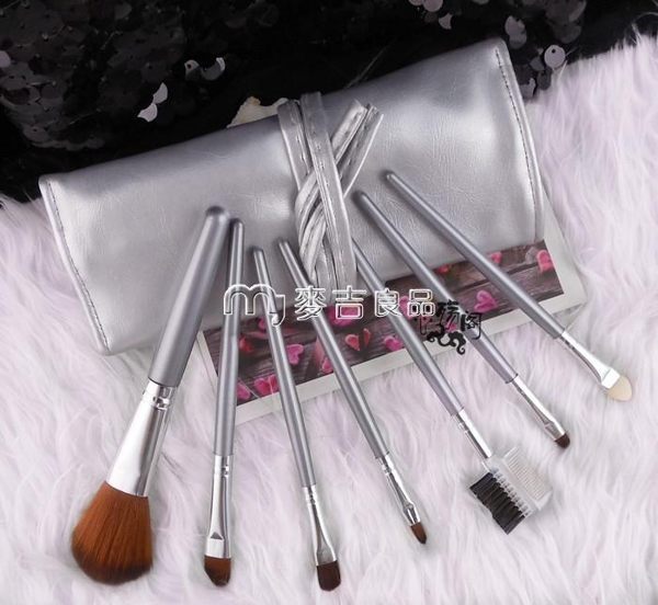 化妝刷套裝 忘‖化妝人手一件7件化妝刷套裝彩妝工具腮紅刷粉底刷眼影刷 麥吉良品