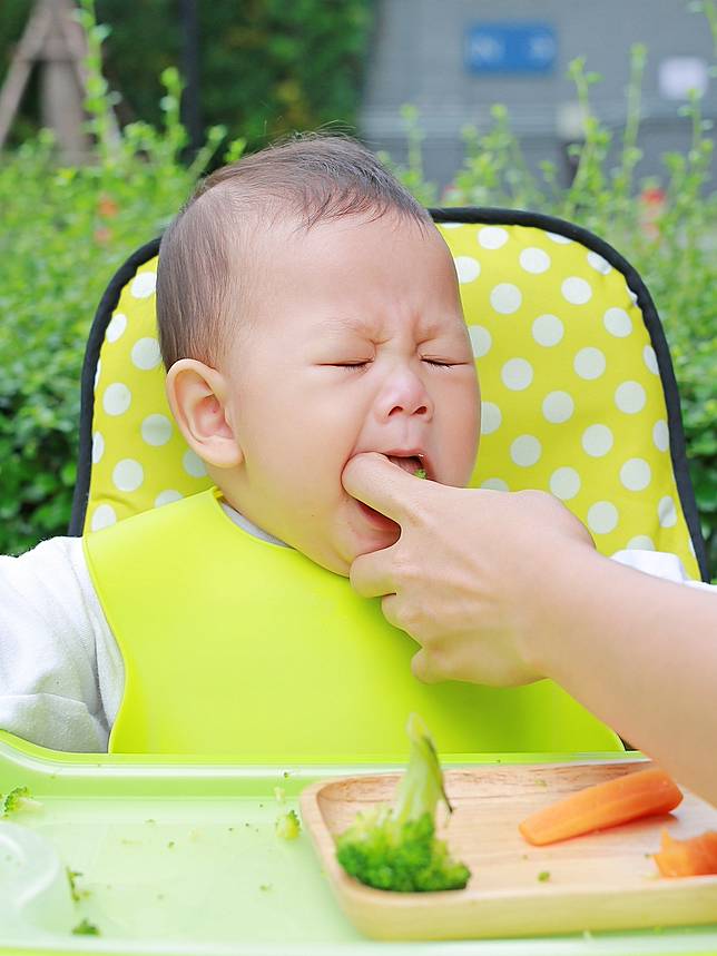 Tips Cegah Bayi Tersedak  saat Makan