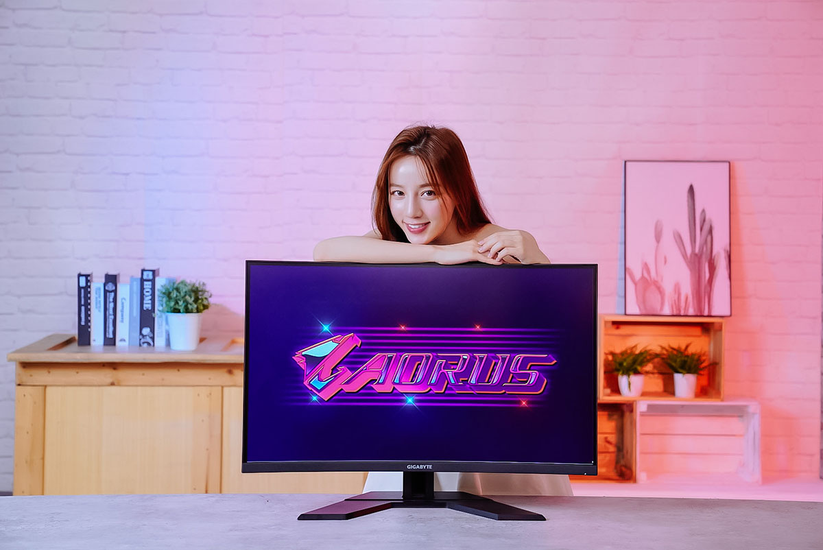 GIGA G32QC 165Hz 極速HDR 電競螢曲面幕，1ms 超快反應，OSD Sidekick 強大操控力