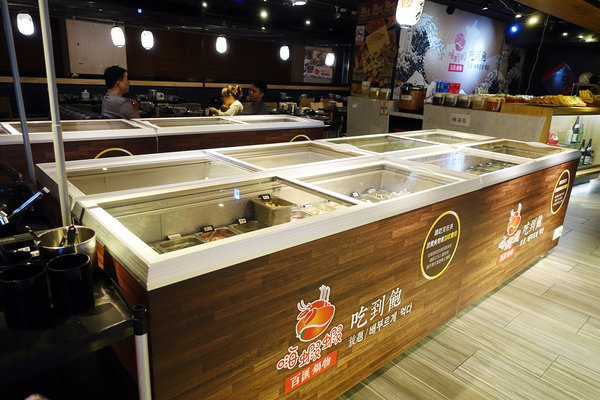 台北聚餐火鍋吃到飽-嗨蝦蝦百匯鍋物吃到飽，罐裝啤酒喝到飽，單點級水準火鍋吃到飽，頂級和牛、生蠔、盒裝冰品吃到飽