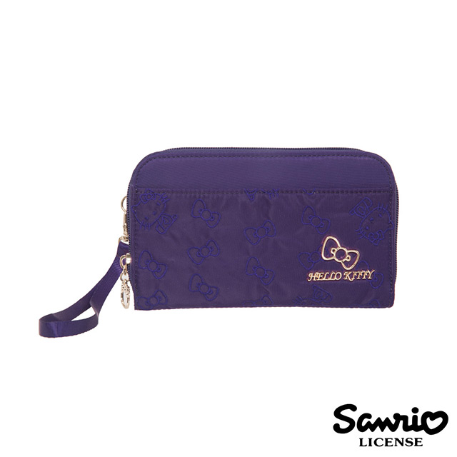 閃耀迷人金色光澤的質感LOGO可愛凱蒂臉龐變身為精緻拉片採用觸感柔滑細緻的專屬內裡連護照也可輕鬆放入的萬用長夾搭配可拆式手挽帶輕巧好用