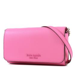 ◎耐用防刮皮革|◎外出實用小包|◎包款立體有型品牌:KateSpade品牌定位:國際精品背法:斜背/側背包款:斜背包/側背包顏色:粉紅色系外層材質:防刮牛皮/十字紋適用性別:女生開口方式:磁釦/壓釦式