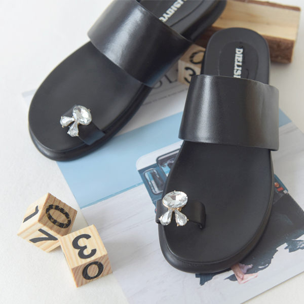 [超豐國際]W 兔子頭水鉆夾趾 牛皮 一字型 平底涼拖