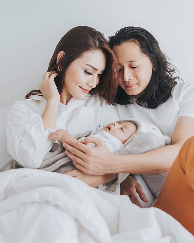 12 Foto Keluarga Seleb yang Jadi Inspirasi Foto Keluarga Kecilmu