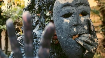 沖繩宮古島的傳統祭典Pantupunaha，不快逃的話就會被假面之神抹上泥巴！