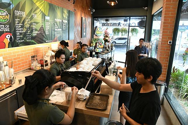 พาส่องเมนูขายดี ร้านกาแฟคาเฟ่อเมซอน เปิดร้าน 3 เดือน ขายได้วันละ 350 แก้ว |  เส้นทางเศรษฐี | Line Today