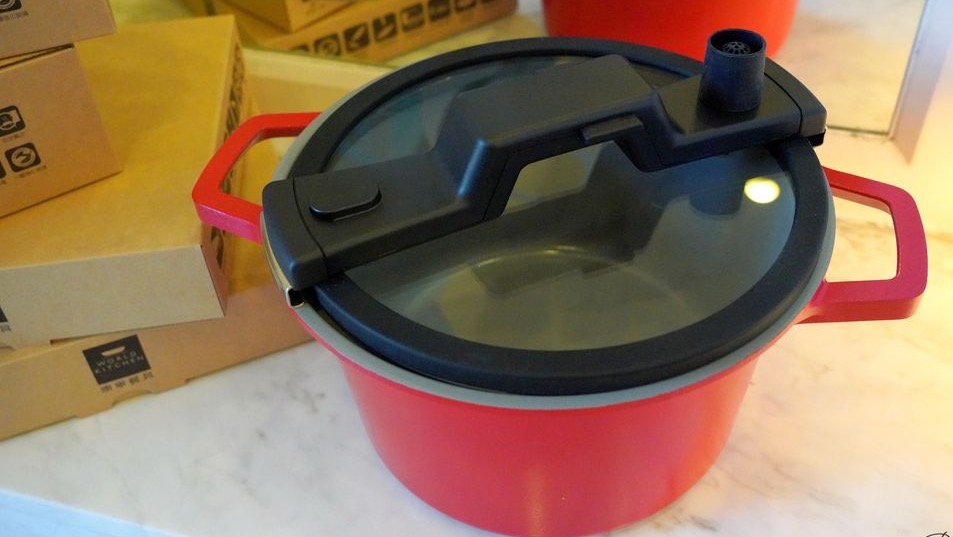 超輕巧陶瓷不沾微壓力鍋，居家煲湯的好幫手!!