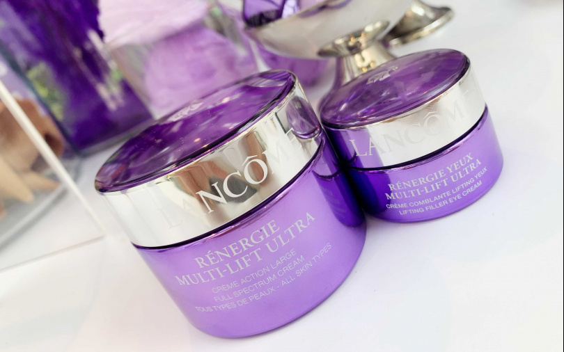 以「超緊顏白金淡斑霜」搭配「超緊顏白金緊緻抗痕眼霜」，wbr讓妳從眼周到臉部肌膚都能細心呵護到。(圖／吳雅鈴攝影) 