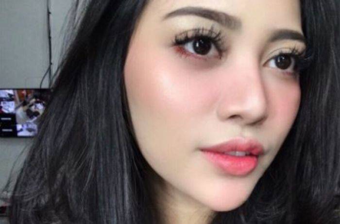 Apakah kulit berwarna sawo matang hanya dapat menggunakan blush on peach