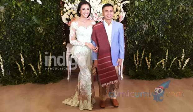 Lamaran Diterima, Raditya Dika dan Anissa Aziza Resmi Tunangan
