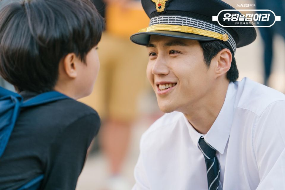 《抓住幽靈》金善浩被文瑾瑩「摔」上熱搜！7位搞笑功力超強男星，申成祿、曹政奭根本表情包帝王！