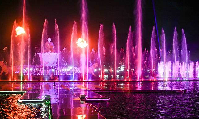 6 Taman Air Mancur Paling Cantik Di Indonesia