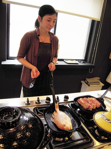 比不沾鍋還好用的萬用平底燒烤盤！