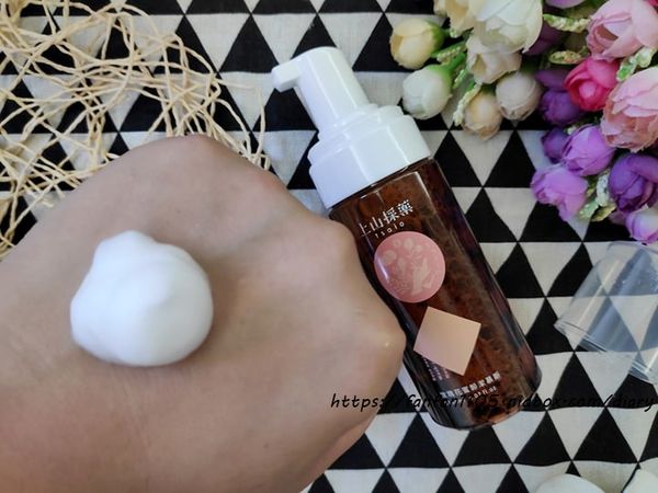 台灣首家肌膚友善品牌 【上山採藥】 #植物妝藥家 #品牌翻轉 #卸妝慕斯 (11).jpg