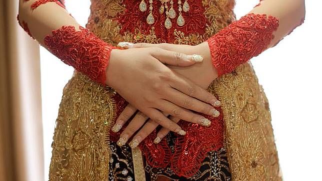 9 Jenis Kain Brokat Yang Bagus Buat Kebaya Bikin Momen Spesial Makin Tak Terlupakan Fimela Line Today