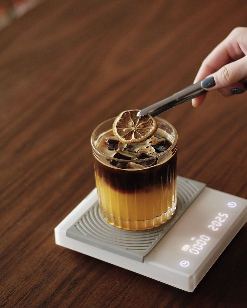 深夜好去處！台中10間深夜咖啡廳推薦，清水模藝廊、露天音樂會，這家咖啡廳還賣咖哩飯