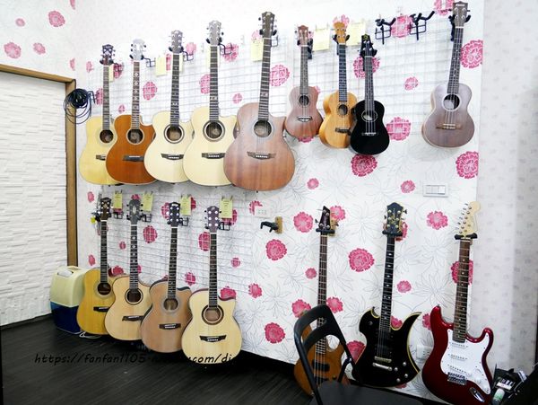 基隆吉他教學【侑霖吉他工作室】#吉他教學 #免費吉他課 #免費試聽 #一對一教學 #基隆火車站 (1).JPG