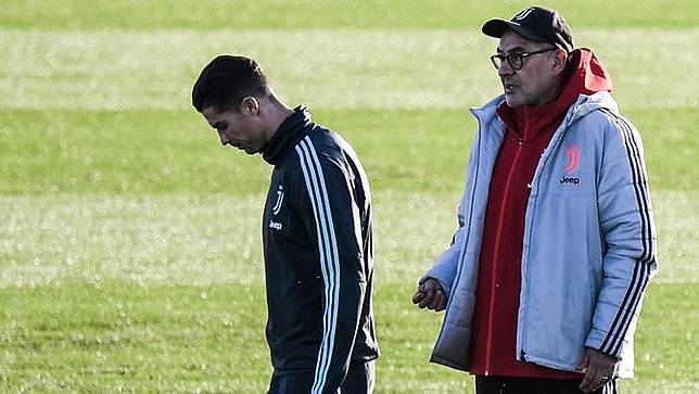 Momen Ronaldo dan Sarri Akrab Saat Latihan
