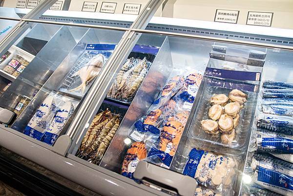 【宜蘭景點】溪和水產觀光工廠-2021年全新開幕！好玩又有趣的漫畫式簡介，多種免費海鮮試吃，飯糰ＤＩＹ與現煮海鮮ＤＩＹ活動玩不膩，美味多種魚料理，門票全抵消費的必玩室內景點