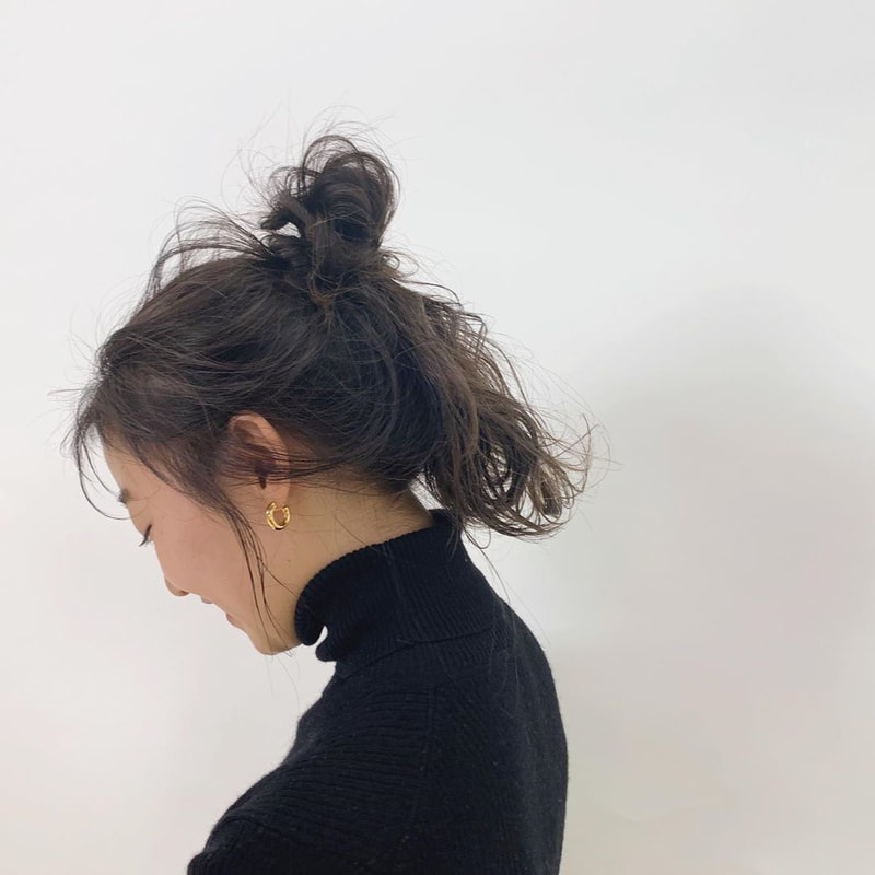 梅雨の悩みはヘアアレンジで解決 長さ別 簡単おしゃれなまとめ髪をご紹介 Mine