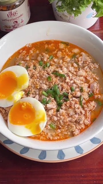 มาม่าต้ม  ไข่เจียว ยำไข่ดาว ยามดึก มจพ.🍱🍜🍟🍞🥤