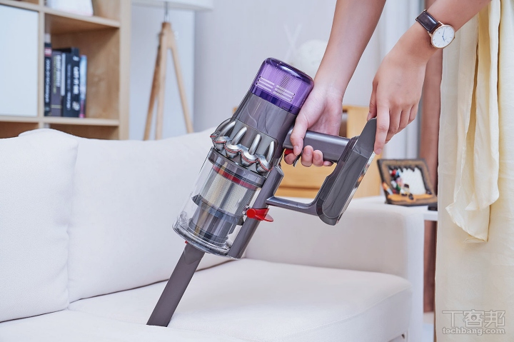 獨家專訪 Dyson 工程師，解密新一代 Dyson V11 吸塵器背後強勁的吸力性能與續航表現