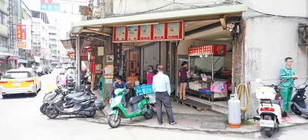 【台北美食】紅葉鍋貼水餃專賣店-網路上評價極高的鍋貼美食