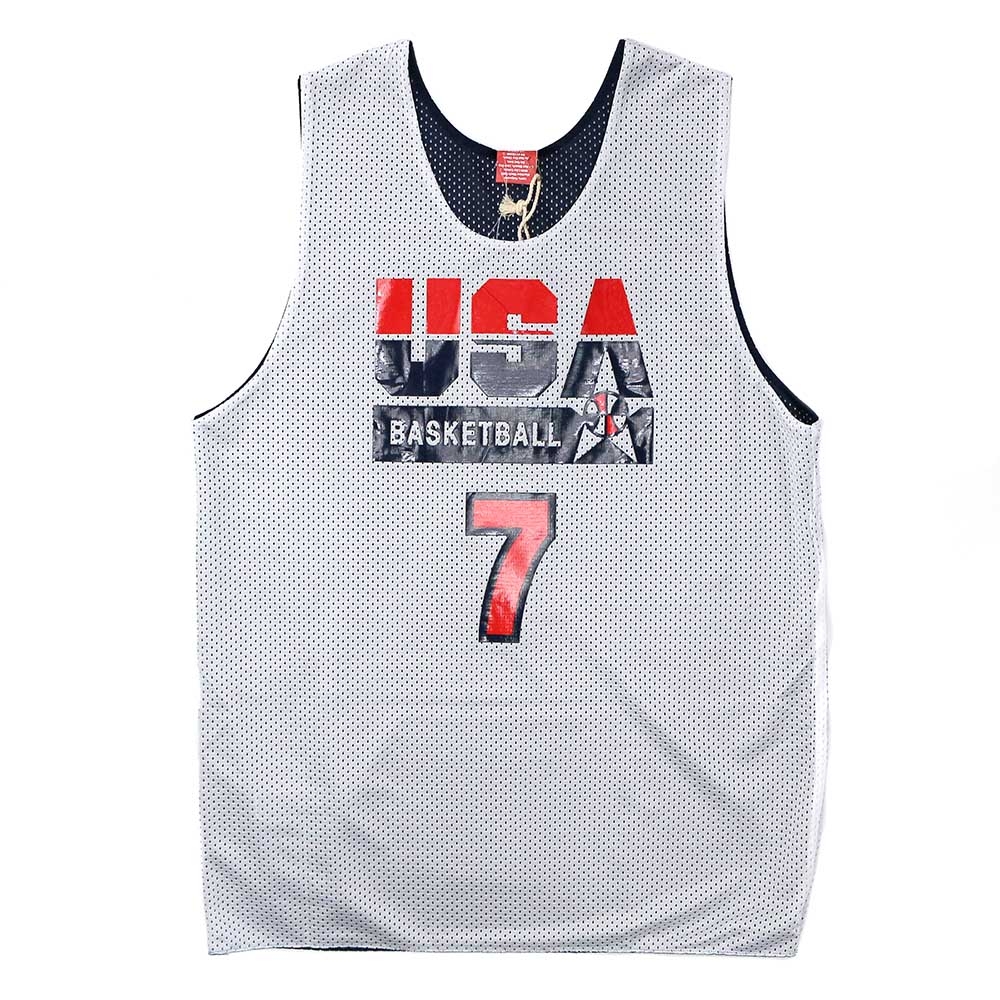 1992年巴塞隆納奧運會，美國隊派出了幾乎囊括當時NBA所有頂尖球員的代表隊，平均每場勝分接近44分，這支球隊也被人們看作是歷史上最強大的籃球隊，美國百年歷史運動品牌Mitchell&Ness經過多年