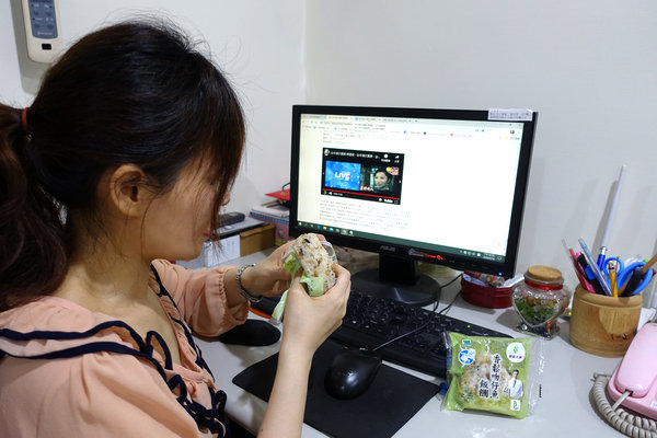 全家便利商店新品開箱-超級大麥鮮食飯糰、三明治、便當好吃又健康，健康志向新品潔淨標示、少添加，多些營養少些負擔 