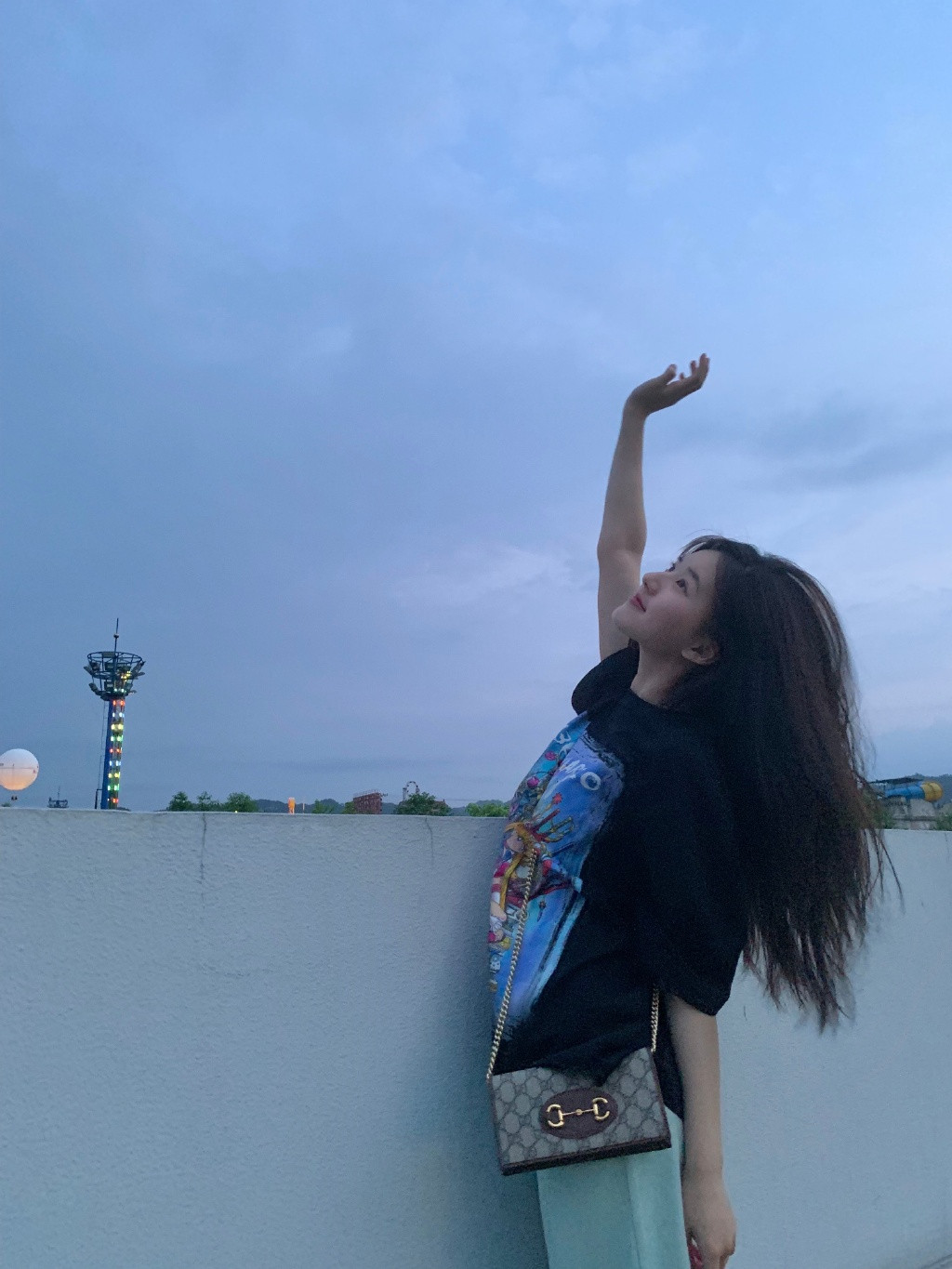 GUCCI 1955馬銜扣鏈帶銀包，HK$.7950（約NT.29838）