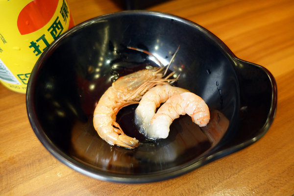 松江南京站聚餐火鍋吃到飽-嗨蝦蝦三杯醉蝦石頭鍋，台北中山區生日聚餐、謝師宴、尾牙平價火鍋吃到飽，天使紅蝦、啤酒、Prime等級牛肉吃到飽