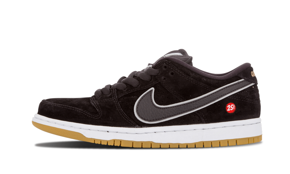 This collaboration from Nike SB and New York City's Quartersnacks skate crew features a clean black 