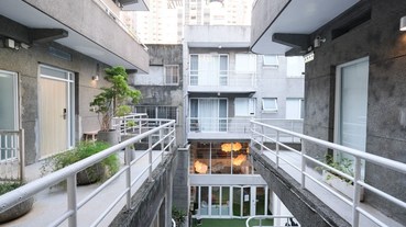 夾腳拖的家 長安122，老公寓改建的天井式青年旅館，復古、文青、地點佳