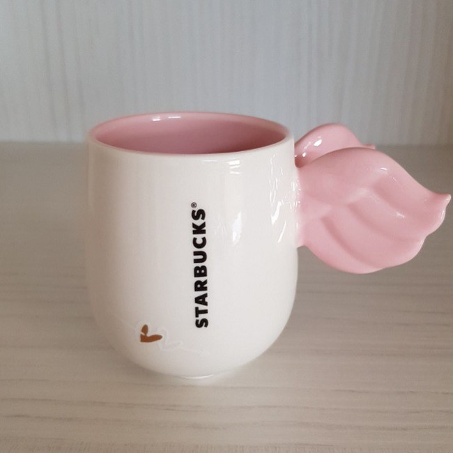 【超值購入推薦】星巴克2018 情人節限定愛戀杯款，限量低價釋出！-✔ 質感圓潤，手感滑順✔ 適合一般飲水、甜點杯使用或收藏擺飾✔ 底部星巴克專屬印標，保證正品出售-商品規格材質：陶瓷尺寸：D7 X 