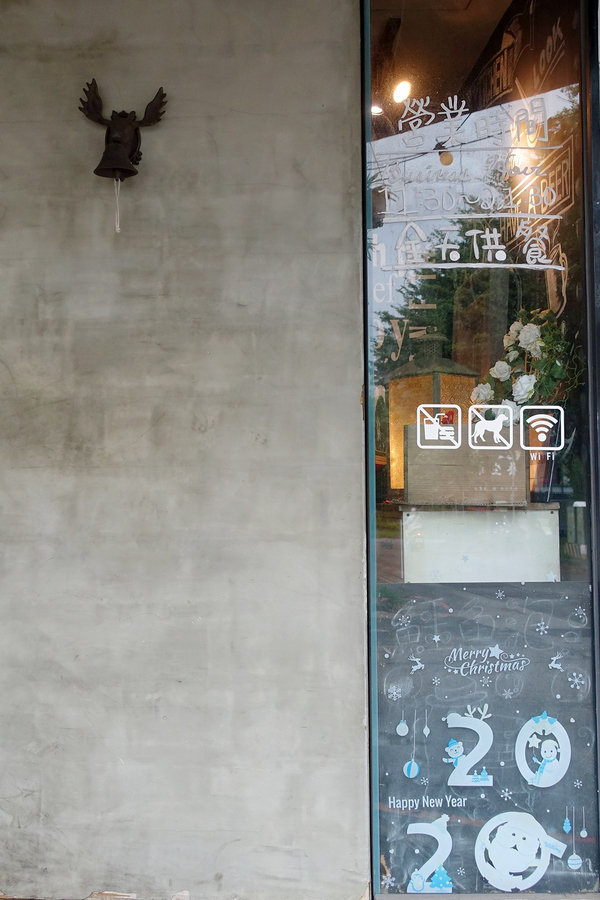 新竹東區竹科人及交大學生聚餐約會美式餐廳，LALA Kitchen新美式餐廳新竹科園店，餐點份量多楓糖鬆餅炸雞超好吃(含LALA Kitchen菜單) 