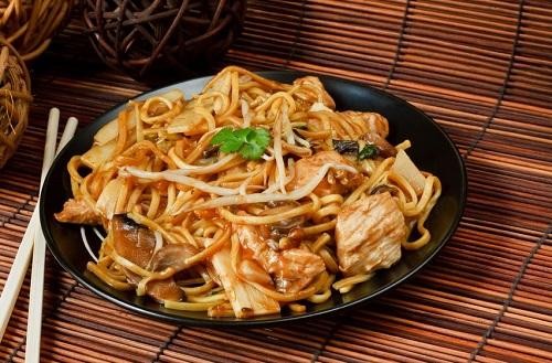 こうすれば良かったのか 意外と知らない かた焼きそば をパリパリにする方法 オリーブオイルをひとまわしニュース