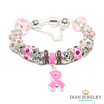 ◆ 產地/來源：香港◆ 墜飾材質：合金、水鑽、鋯石(晶)、塑料◆ 時尚設計，質感優