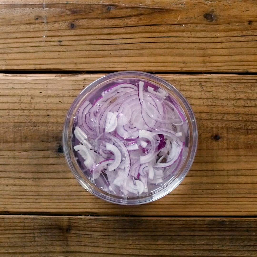 さっぱり味 紫玉ねぎのマリネ Macaroni