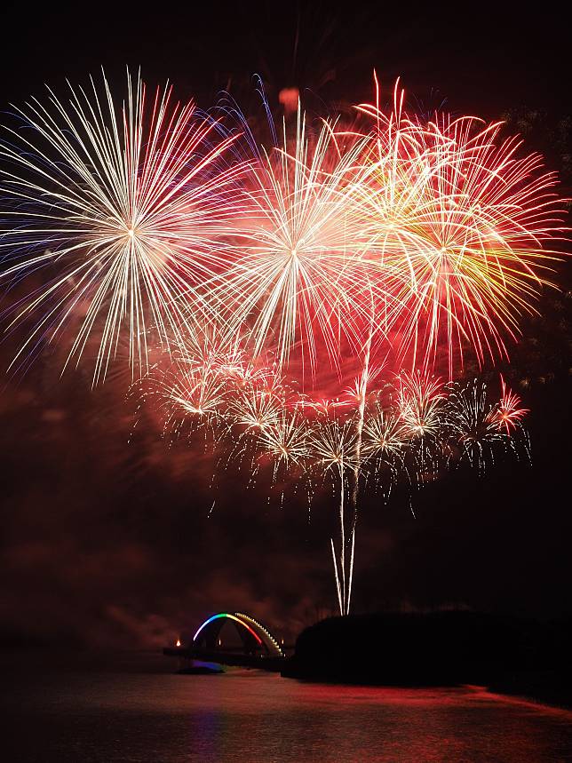 篤行十村的煙火美景(圖片提供／IG@jiaying.zhu)