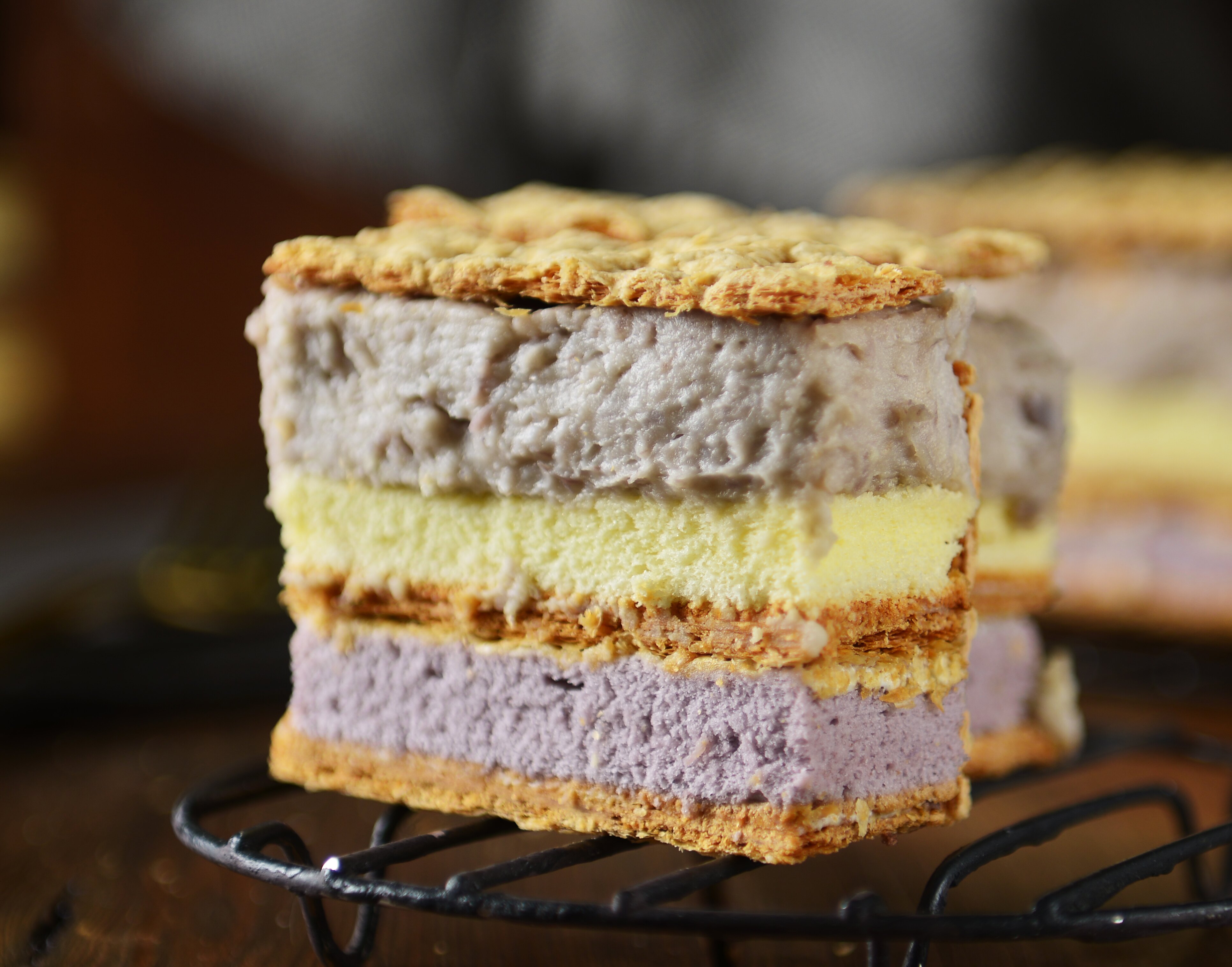 【雙11深夜限定】鮮奶芋頭2.0+黃金流沙蛋塔4入+(黃金流沙三明治或冰心牛奶麵包擇一)~搭配每天深夜5折卷~結帳輸入序號:11foode↘現折200！