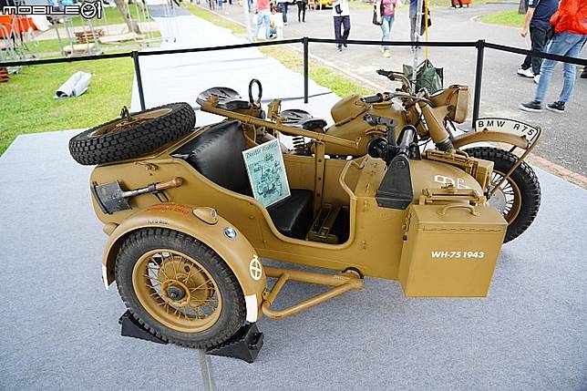 李佳薇現場演唱 R 75 二戰古董車來台 Bmw Motorrad Days 19 重機大會師 Mobile01 Line Today